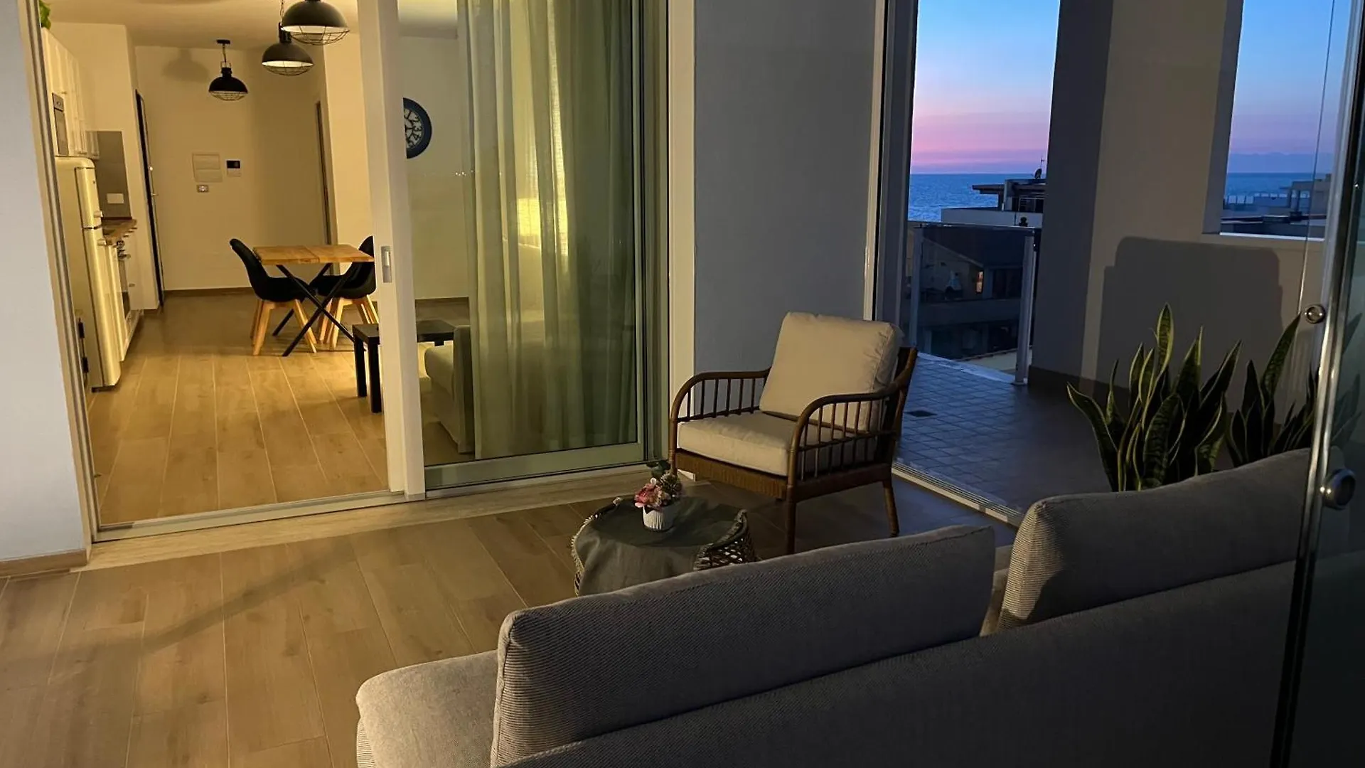 Agm Suite Fiumicino Airport Faro 15